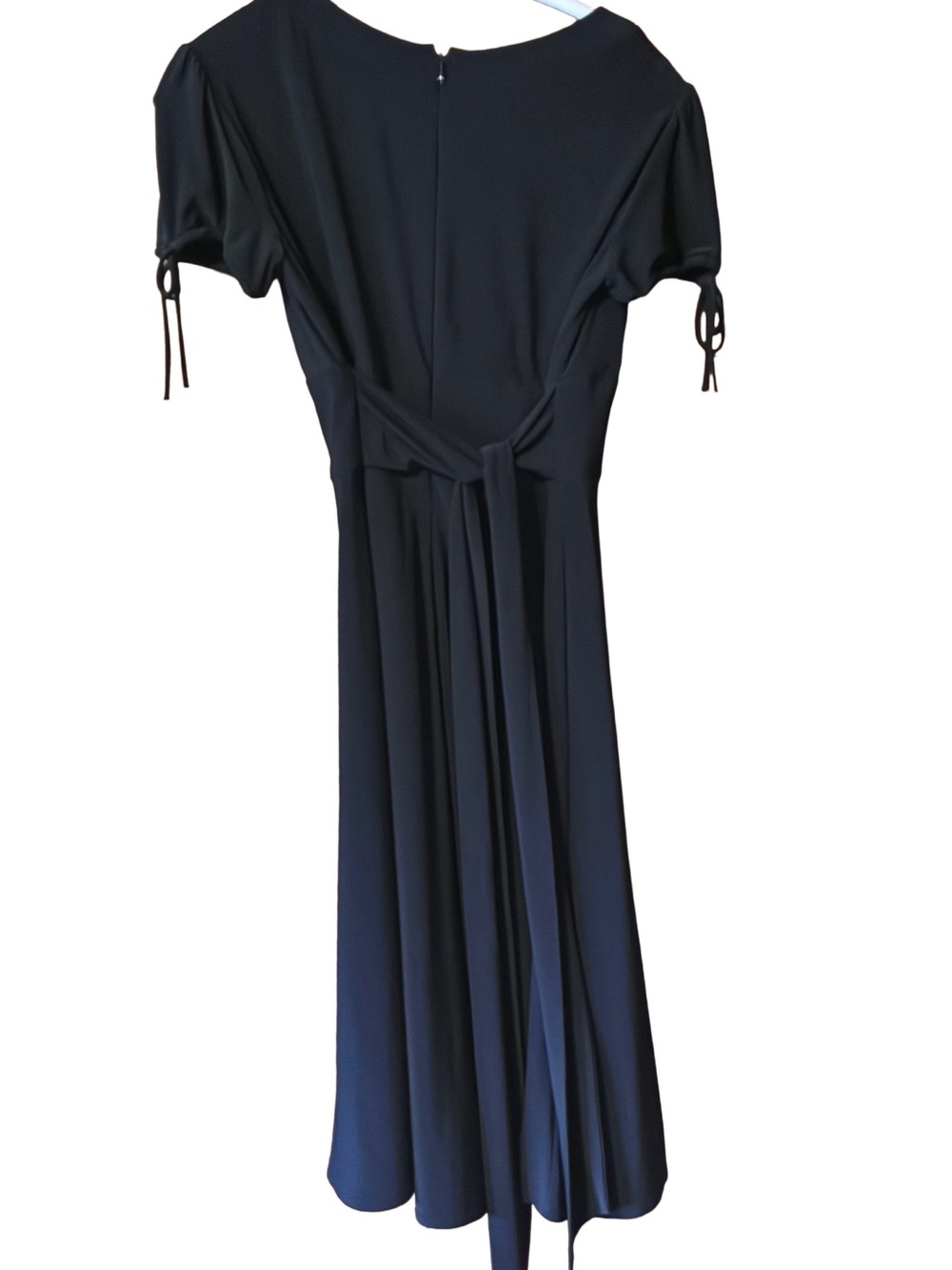 Elegant Black V-Neck OCOC Maxi Dress with Tie Sleeve Detail - Picture 3 of 4